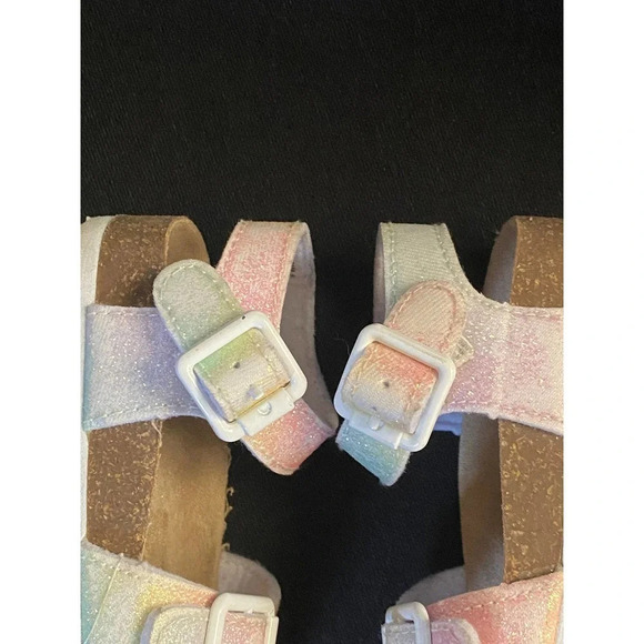 The Childrens Place Girls Sandals Size 5 Glitter Buckle Closure Summer Shoes - Picture 10 of 10